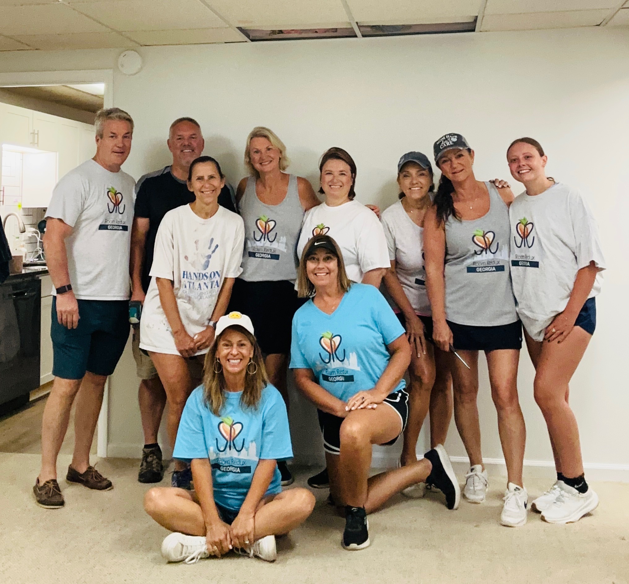 Room Redux of Georgia volunteer team together after a transformation.